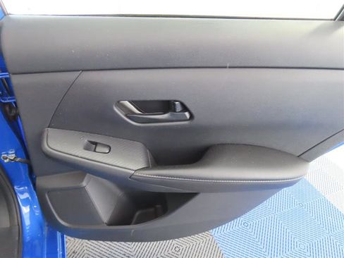 Used 2025 Nissan Sentra SV image 30