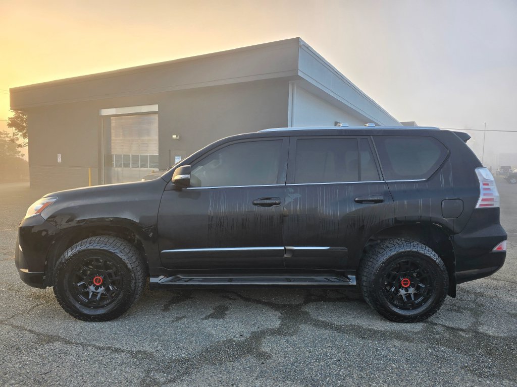 Used 2016 Lexus GX 460 w/ Premium Package AWD/4WD image 5