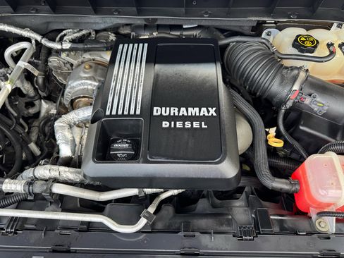 Used 2021 Chevrolet Silverado 1500 LTZ image 28