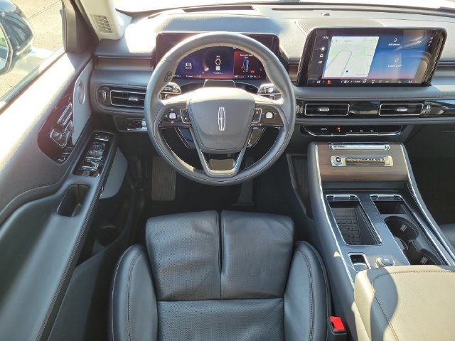 Used 2025 Lincoln Aviator Reserve w/ Equipment Group 201A AWD/4WD image 27