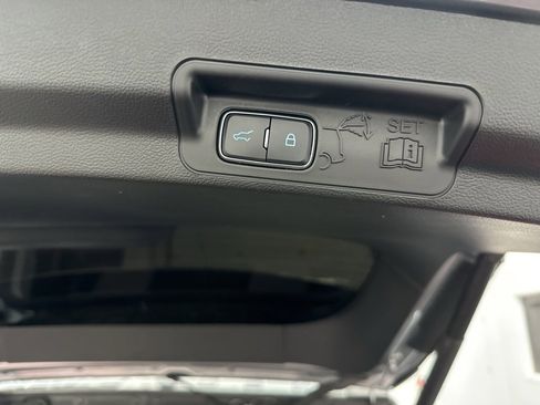 Used 2024 Ford Explorer XLT w/ Equipment Group 202A image 43