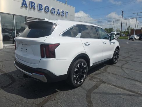Used 2025 Kia Sorento EX FWD image 5