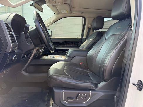 Used 2018 Ford Expedition Platinum AWD/4WD image 12