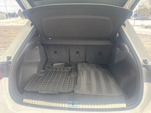 Used 2025 Audi Q3 2.0T Premium w/ Convenience Package image 8