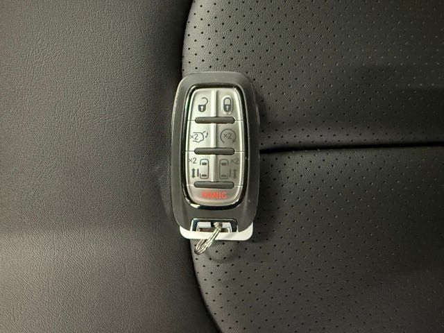 New 2026 Chrysler Pacifica Select w/ S Appearance Package FWD image 26