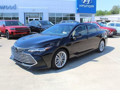Used 2019 Toyota Avalon Limited w/ Advanced Safety Package FWD image 1