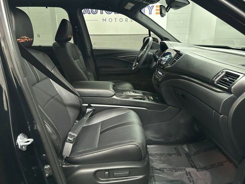 Used 2025 Honda Passport TrailSport image 20