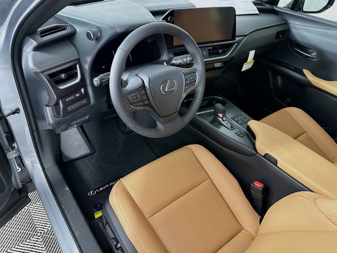 New 2025 Lexus UX 300h AWD image 9