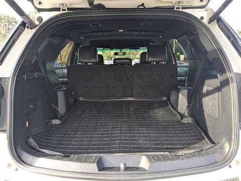 Used 2016 Ford Explorer XLT w/ Equipment Group 202A image 12