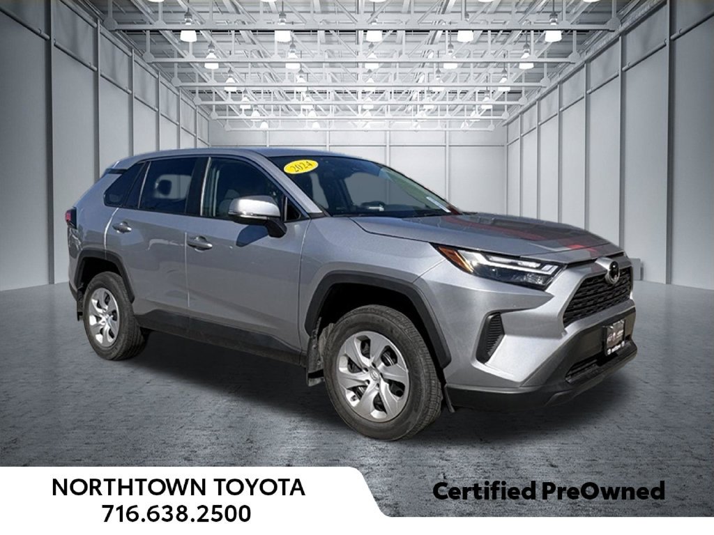 Used 2024 Toyota RAV4 LE FWD image 6