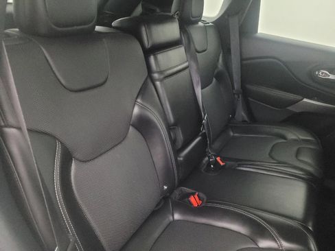 Used 2019 Jeep Cherokee Limited AWD/4WD image 19