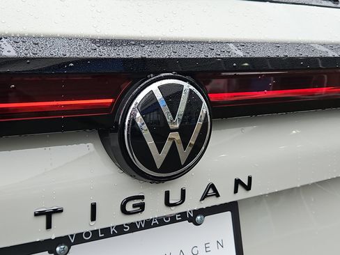 New 2026 Volkswagen Tiguan SE R-Line image 26