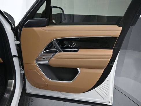 Used 2023 Land Rover Range Rover SE AWD/4WD image 4