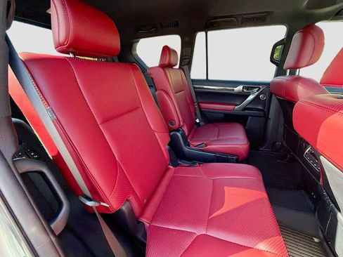Used 2023 Lexus GX 460 Luxury w/ Sport Design Package AWD/4WD image 26