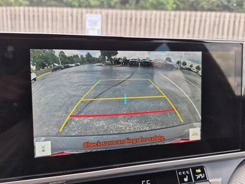 Used 2026 Toyota Camry SE AWD/4WD image 14
