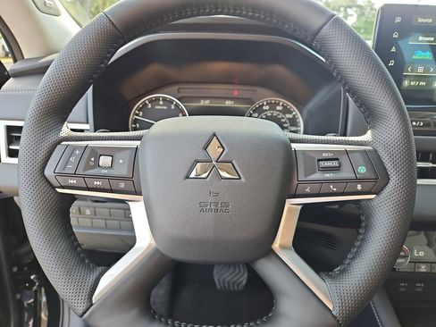 New 2026 Mitsubishi Outlander SE FWD image 19