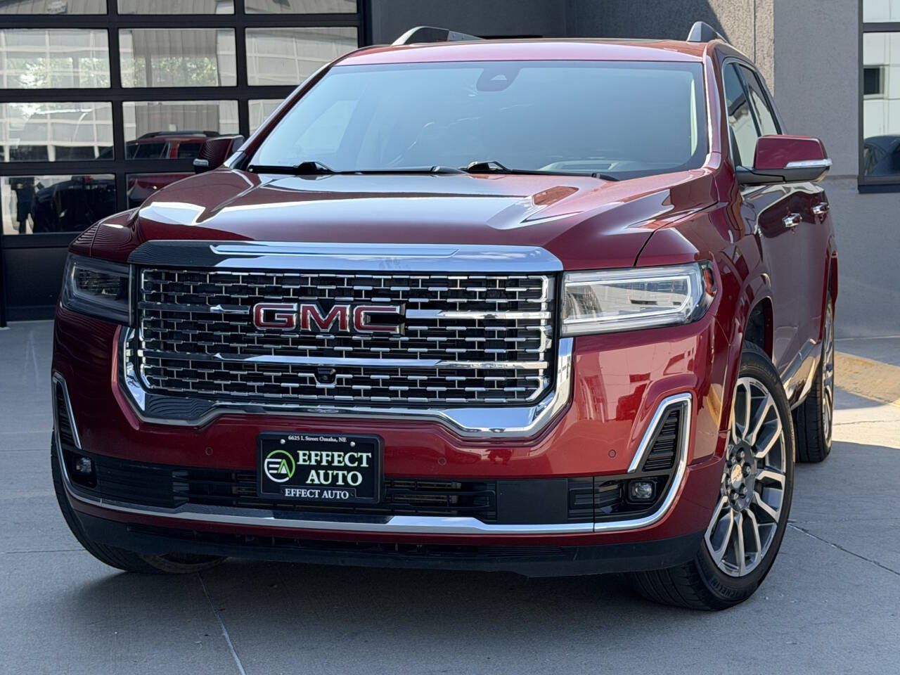 Used 2021 GMC Acadia Denali w/ Denali Ultimate Package AWD/4WD image 3