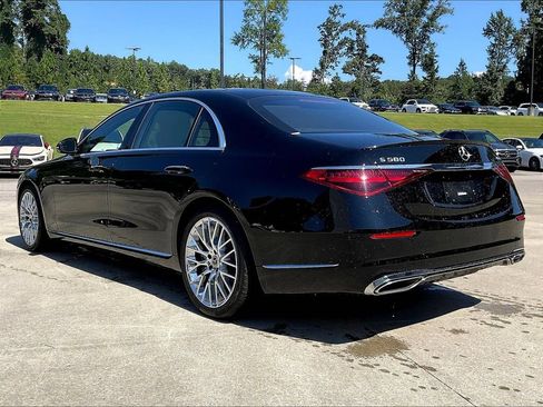 Used 2025 Mercedes-Benz S 580 4MATIC Sedan image 3