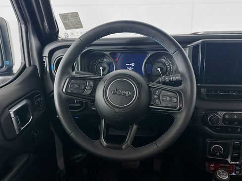 Used 2024 Jeep Wrangler Unlimited Rubicon 4xe image 18