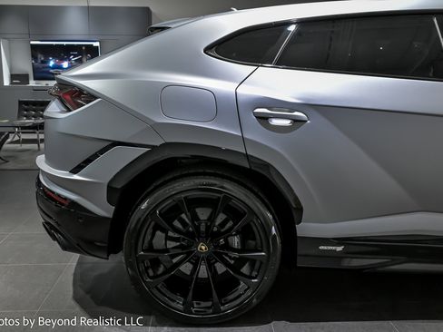 Used 2023 Lamborghini Urus S image 12