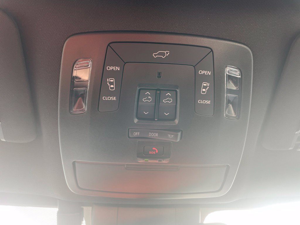 New 2026 Toyota Sienna Limited FWD image 24