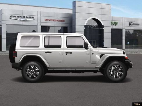 New 2025 Jeep Wrangler Unlimited Sahara w/ Technology Group AWD/4WD image 9