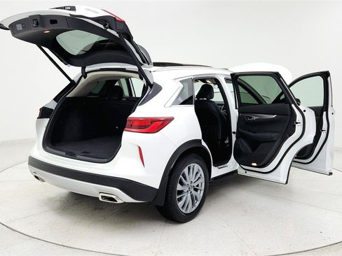 Used 2023 INFINITI QX50 Luxe AWD/4WD image 11