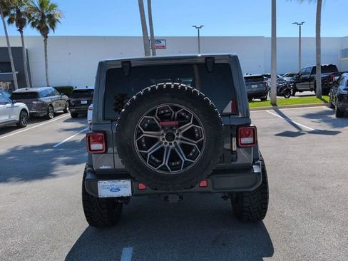 Used 2022 Jeep Wrangler Unlimited Sahara w/ Cold Weather Group AWD/4WD image 5