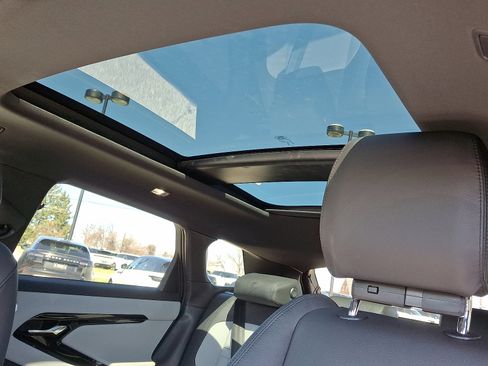 Certified 2026 Land Rover Range Rover Evoque Dynamic SE image 11