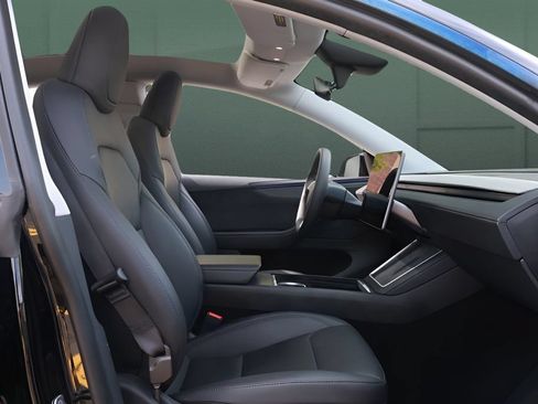 Used 2026 Tesla Model Y Long Range RWD image 26