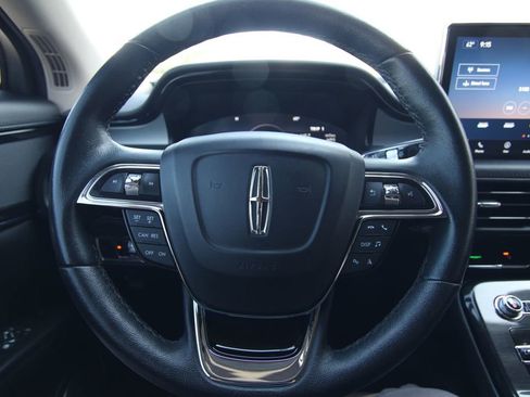 Used 2023 Lincoln Nautilus FWD w/ Premium Package image 21