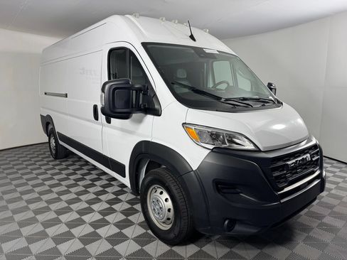 Used 2023 RAM ProMaster 2500 FWD image 4
