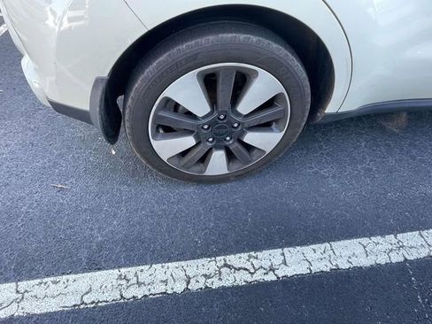 Used 2015 Kia Soul ! w/ Sun & Sound Package image 14