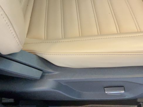 Used 2019 Ford Edge SEL w/ Equipment Group 201A FWD image 38