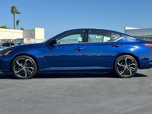 Used 2024 Nissan Altima 2.5 SR FWD image 7