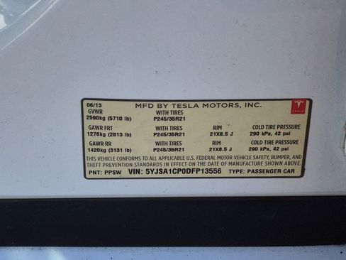 Used 2013 Tesla Model S Performance RWD image 28