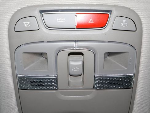 Used 2025 Kia Telluride S FWD image 31