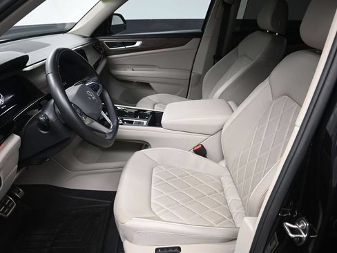 Used 2024 Volkswagen Atlas SEL Premium R-Line AWD/4WD image 16