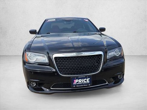 Used 2012 Chrysler 300 SRT8 w/ 19-Premium Speaker Group image 2