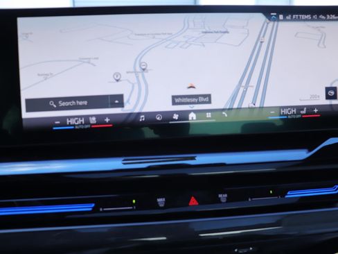 Used 2025 BMW 530i w/ Executive Package image 33