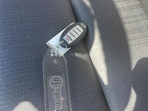 Used 2025 Nissan Altima 2.5 SV FWD image 31