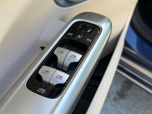 Used 2025 Mercedes-Benz C 300 Sedan image 25