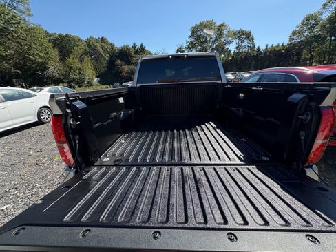 Used 2025 Toyota Tacoma TRD Off-Road image 28