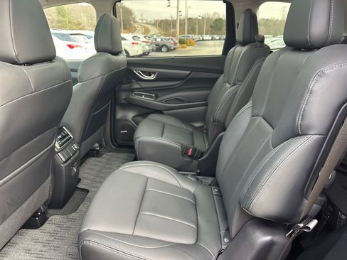 Used 2025 Subaru Ascent Limited image 8