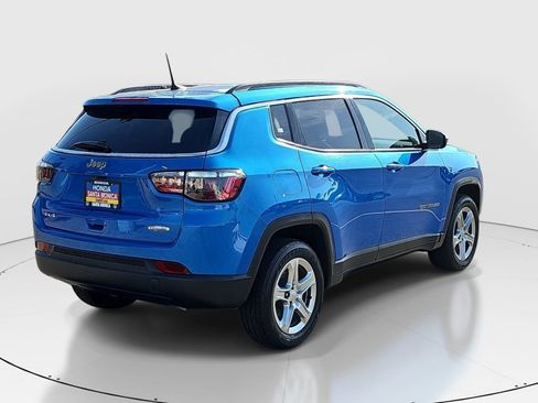 Used 2023 Jeep Compass Latitude AWD/4WD image 5