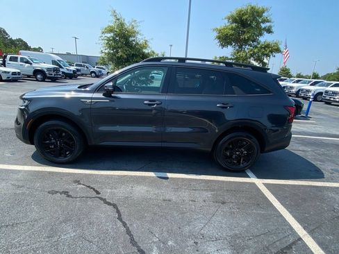 Used 2023 Kia Sorento S AWD/4WD image 4