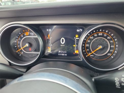 Used 2018 Jeep Wrangler Unlimited Sahara image 19