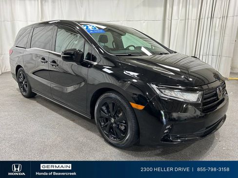 Used 2023 Honda Odyssey Sport image 2