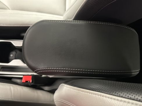 Used 2022 Jeep Renegade Limited AWD/4WD image 19