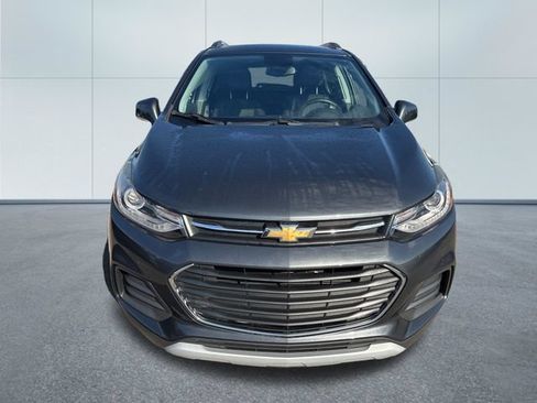Used 2017 Chevrolet Trax LT w/ Sun & Sound Package AWD/4WD image 6